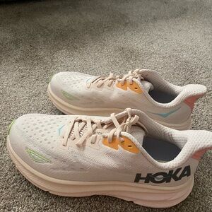 Hoka 9.5 Wide